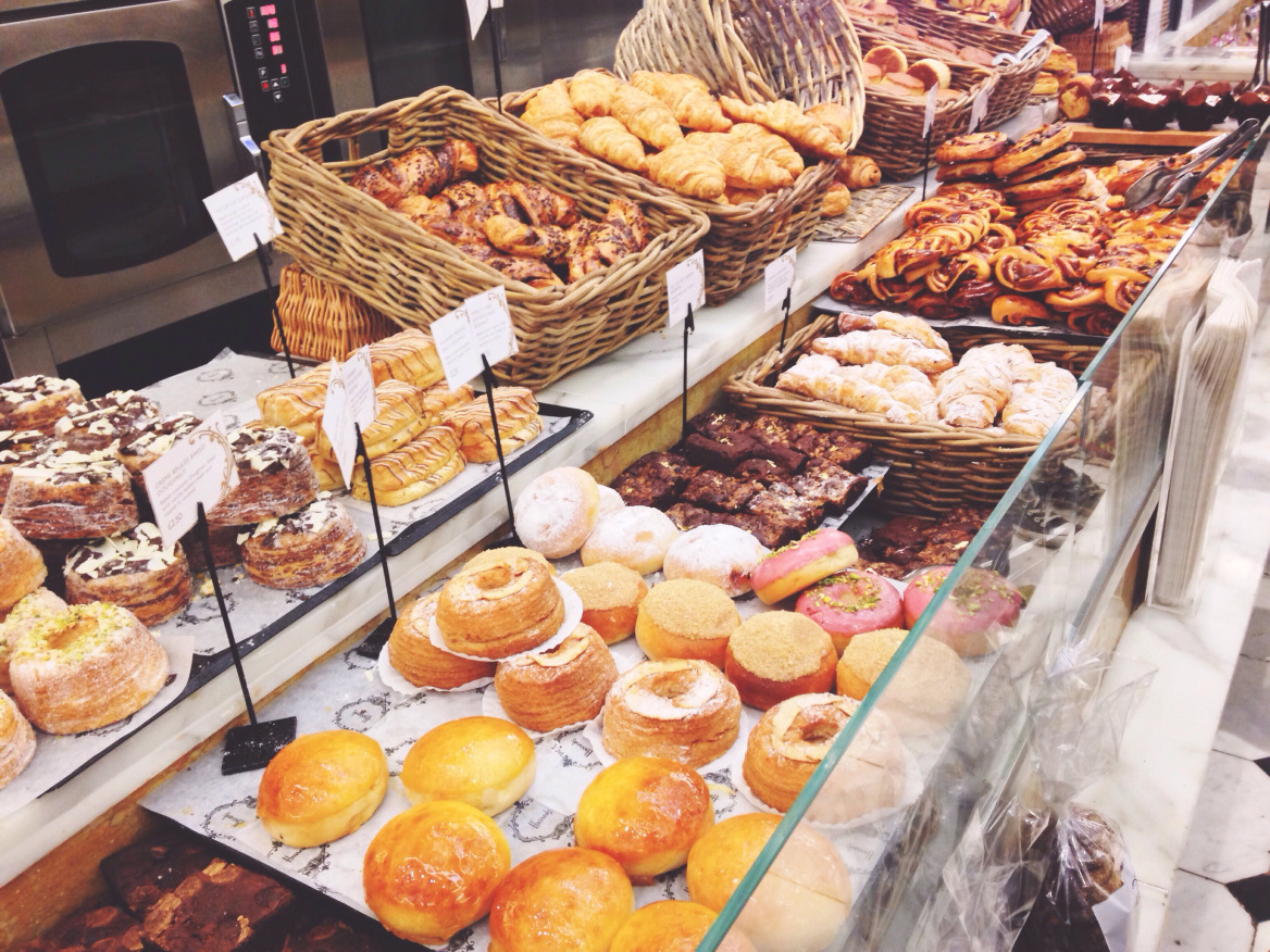 Harrods-London-UK-Sweets-Bakery