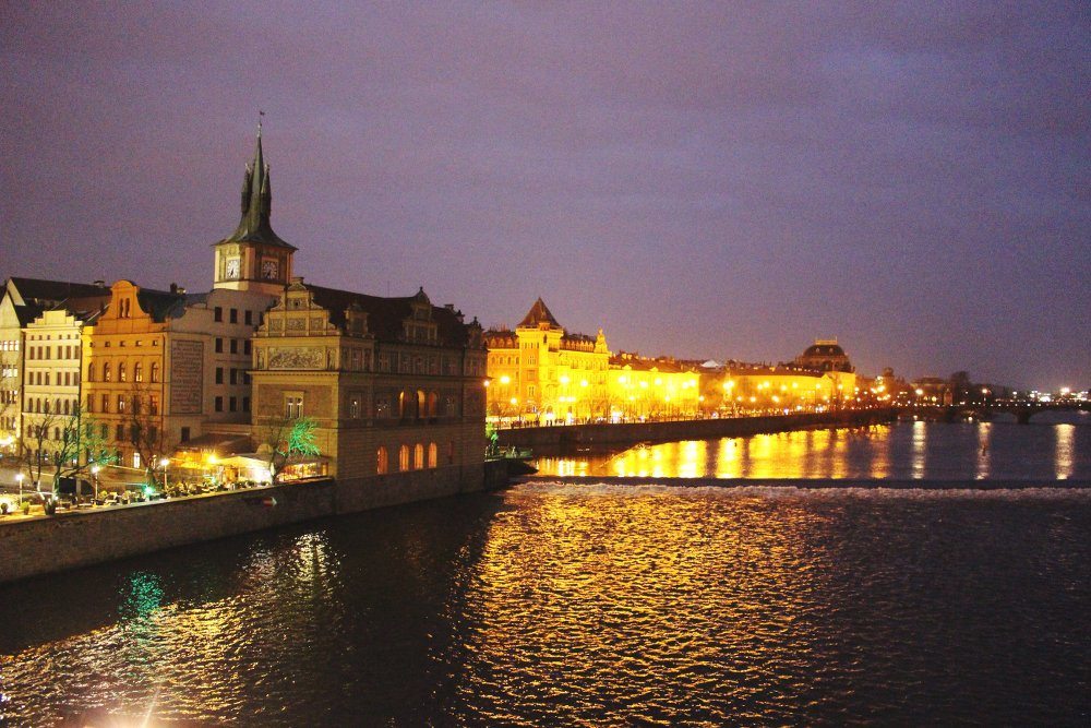 Prag bei Nacht