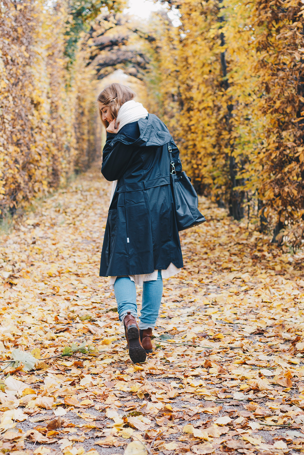 rains-nachhaltige-regenjacke-vanillaholica