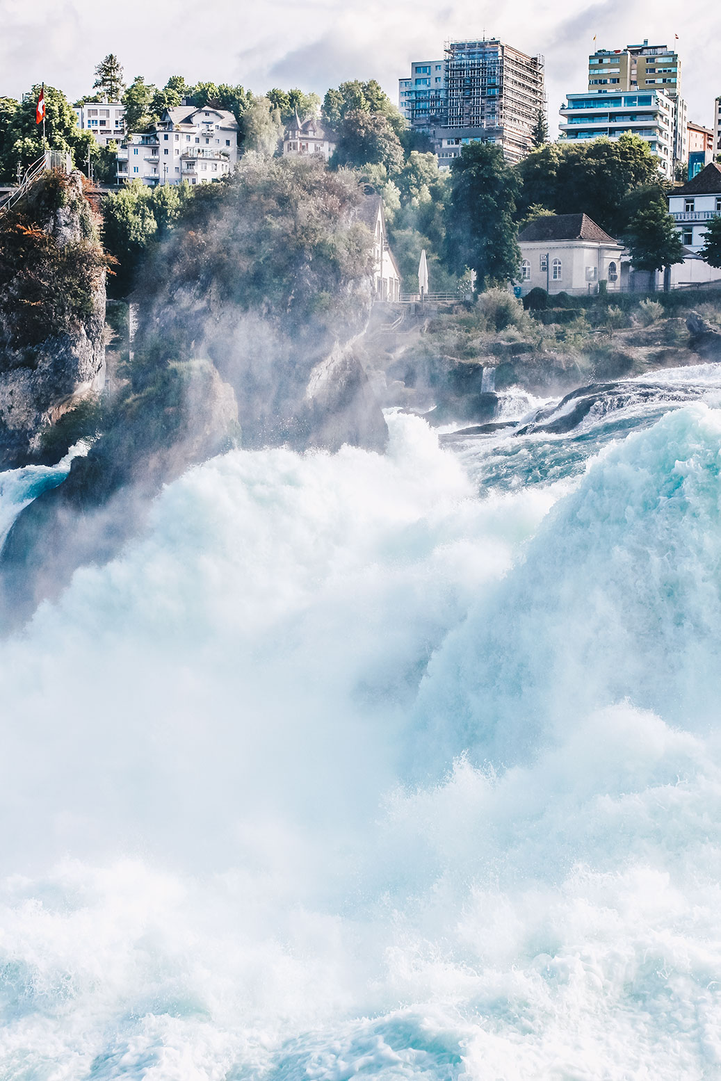 Rheinfall-Schweiz-größter-Wasserfall-Europas-Tagestrip